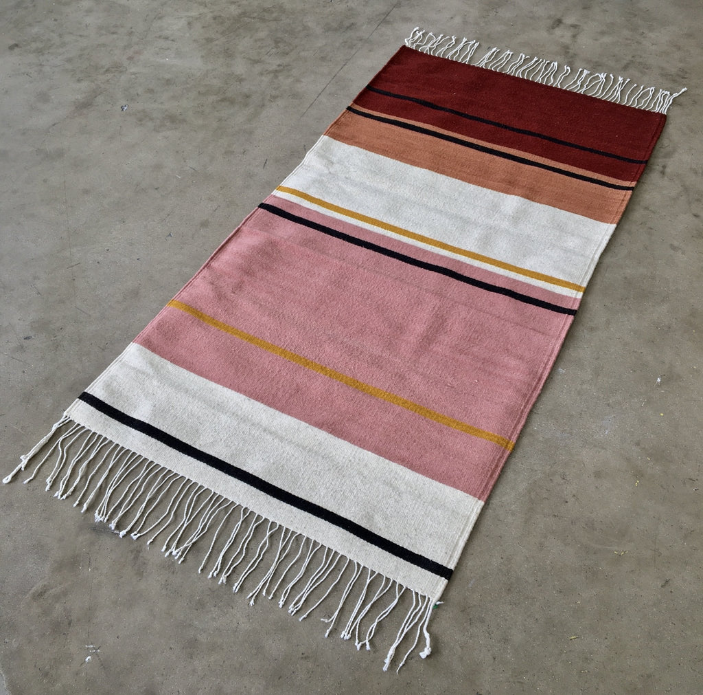 La Salida Del Sol Rug | {neighborhood} {neighborhood}