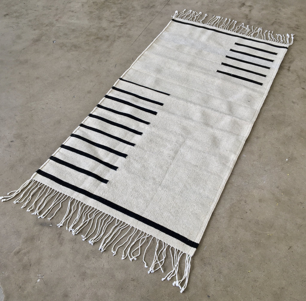 Minimalista Rug | {neighborhood} {neighborhood}